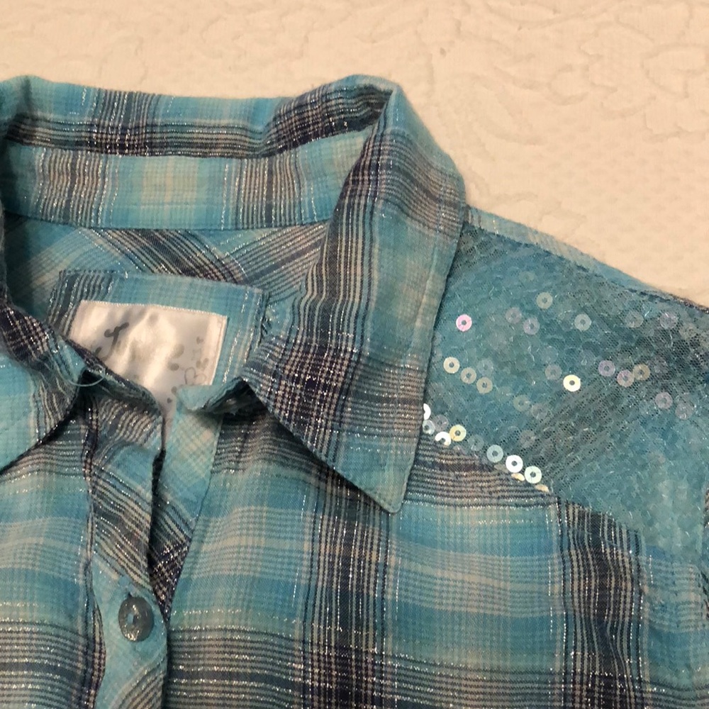 Button down shirt - Picture 2 of 3